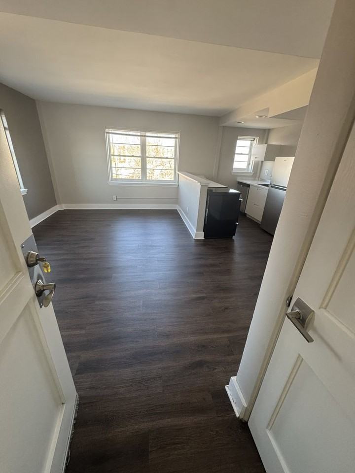 Grandview Apartments - Photo 6 of 43