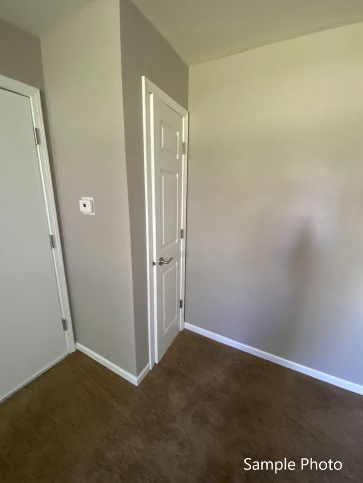 Carriage House Apartments LLC - Photo 4 of 50