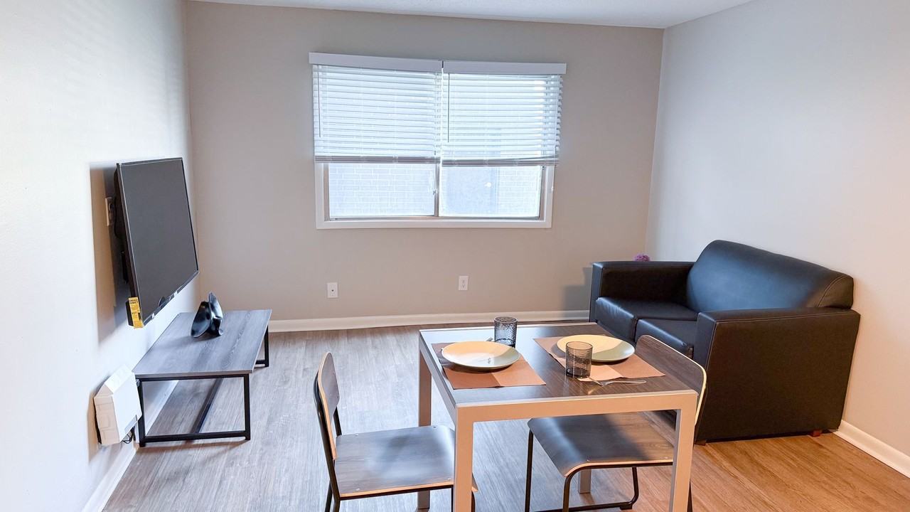 107 E Healey - Photo 4 of 16