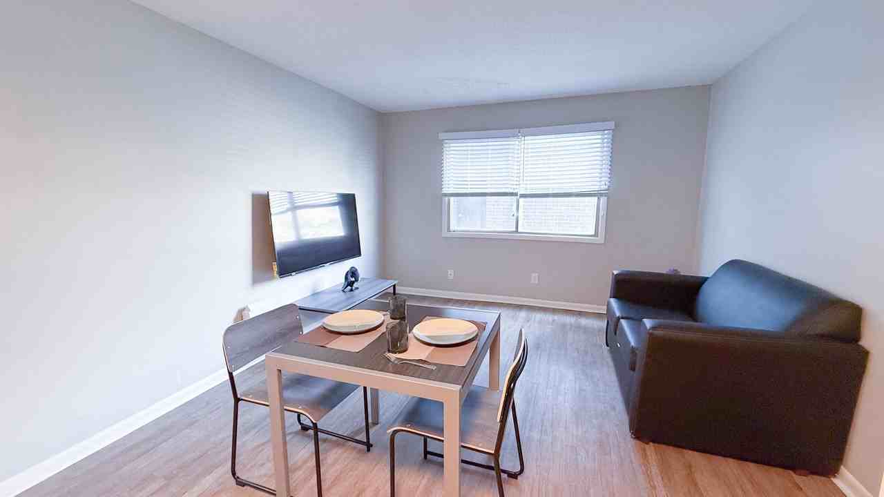 107 E Healey - Photo 3 of 16
