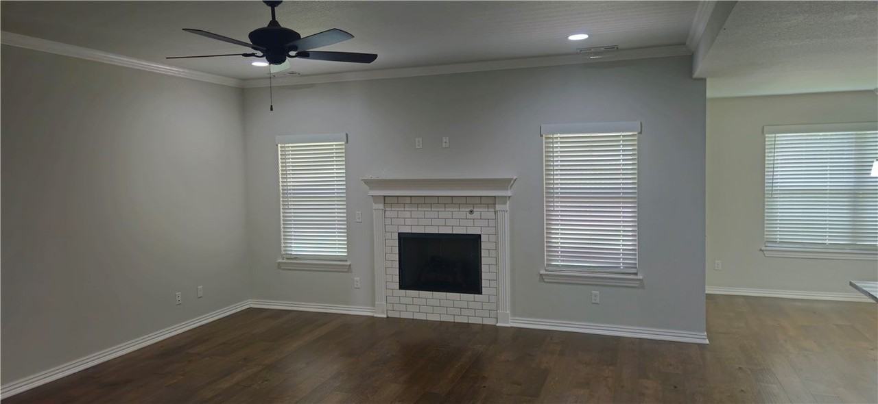 3242 Barbara Bird St - Photo 3 of 20