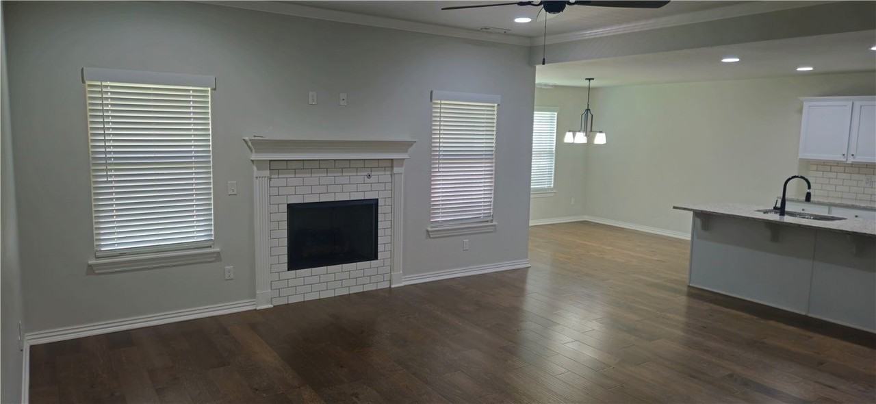 3242 Barbara Bird St - Photo 4 of 20