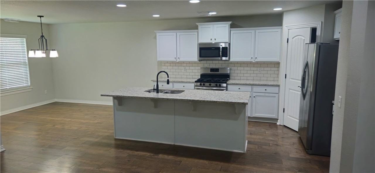 3242 Barbara Bird St - Photo 5 of 20