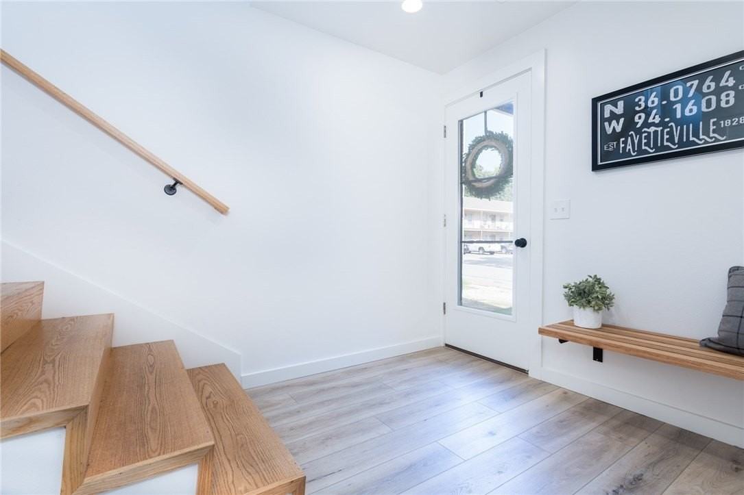 863 W Holly St - Photo 6 of 23