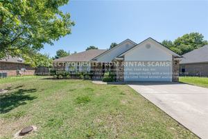 featured image of 1674 N Hazeltine Dr
