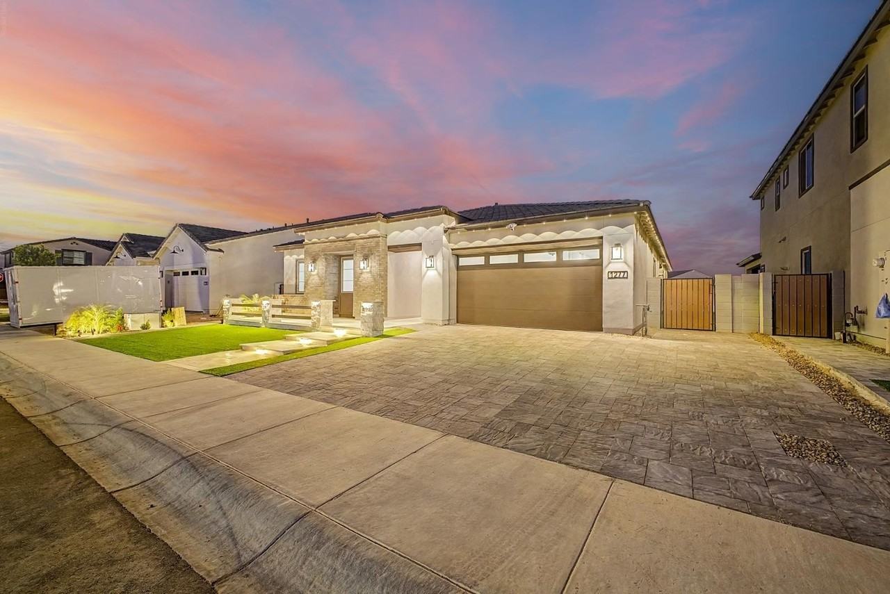 1277 E Tonto Dr - Photo 3 of 44