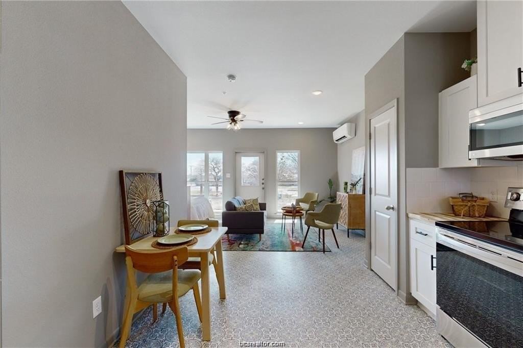 101 W 31st St #302 - Photo 4 of 9