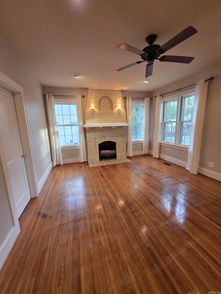 223 Linwood Ct - Photo 4 of 23
