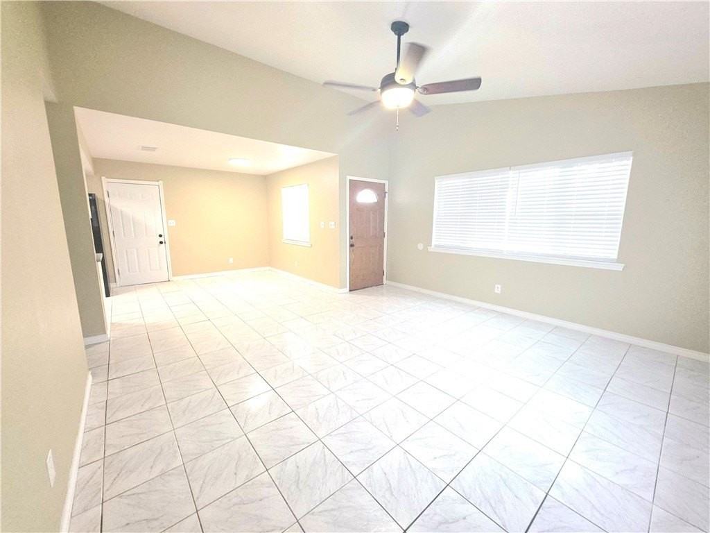 519 Mockingbird Ln - Photo 4 of 20