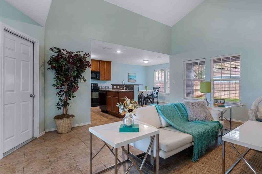 102 Pecan Harbor St - Photo 5 of 29