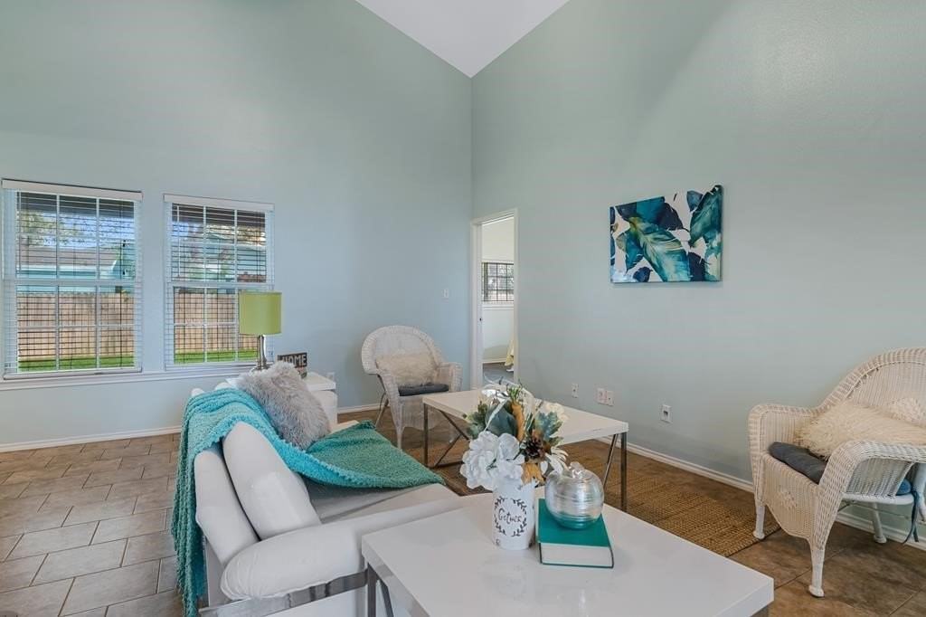 102 Pecan Harbor St - Photo 6 of 29