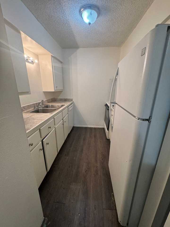 Little Creek Apartments - Photo 3 of 4