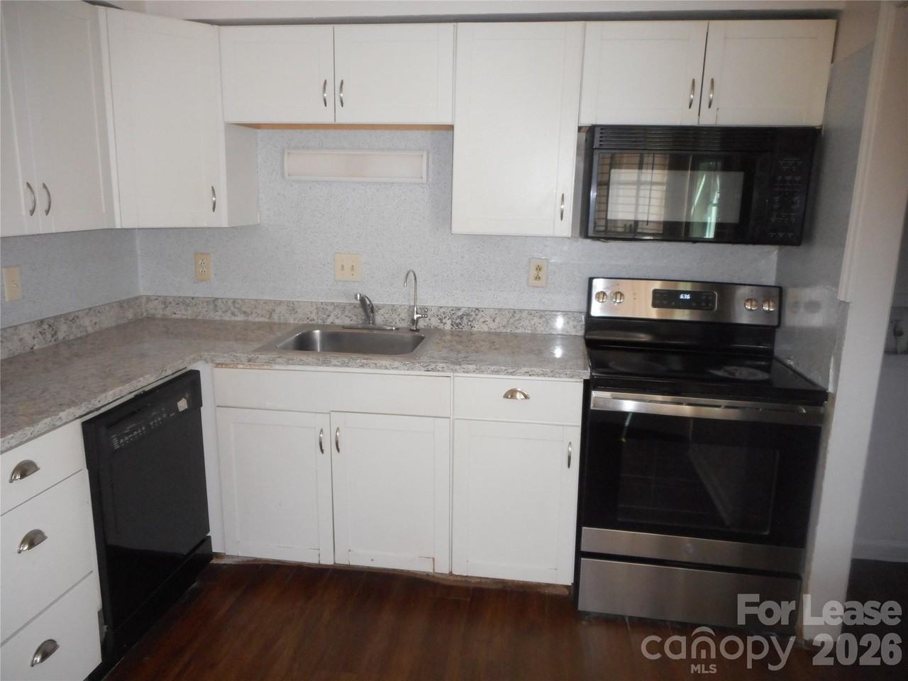 7961 Shady Oak Trl #65 - Photo 6 of 14