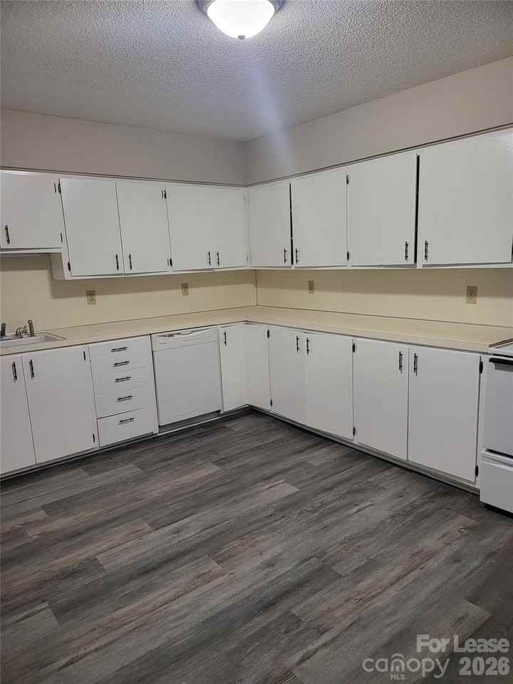 451 Montgomery Ave #1 - Photo 6 of 14