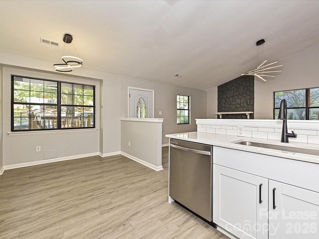 633 Pennwood Ln - Photo 5 of 29