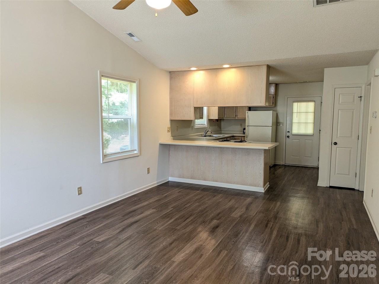 111 Birdie Ct - Photo 3 of 19
