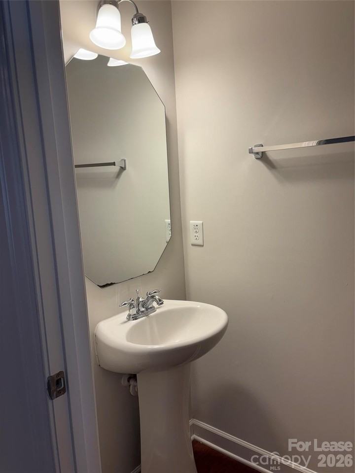 11114 Sandstone Rd - Photo 4 of 47