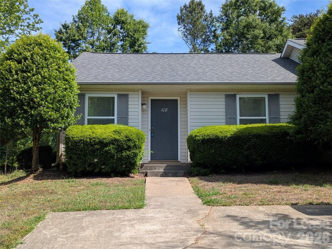 108 Bogey Ln - Photo 2 of 20