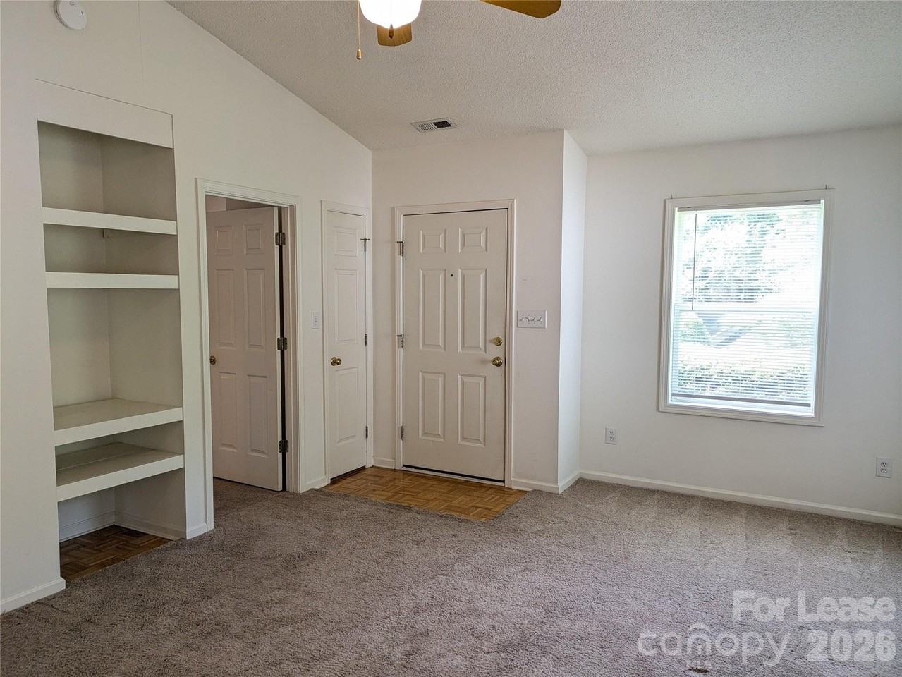 108 Bogey Ln - Photo 3 of 20