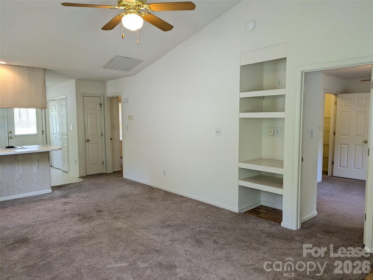 108 Bogey Ln - Photo 6 of 20