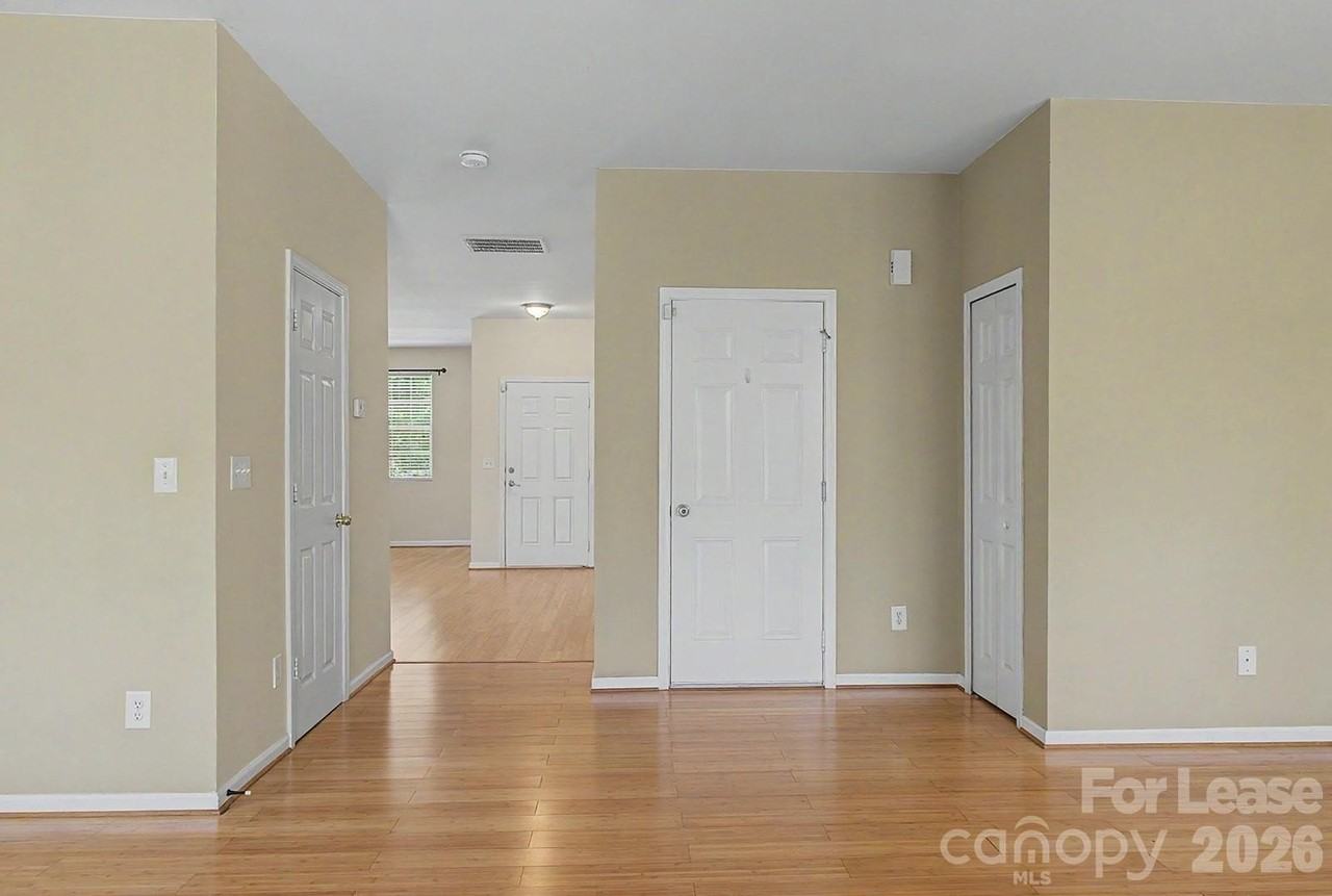 2917 Liddington Rd - Photo 7 of 44