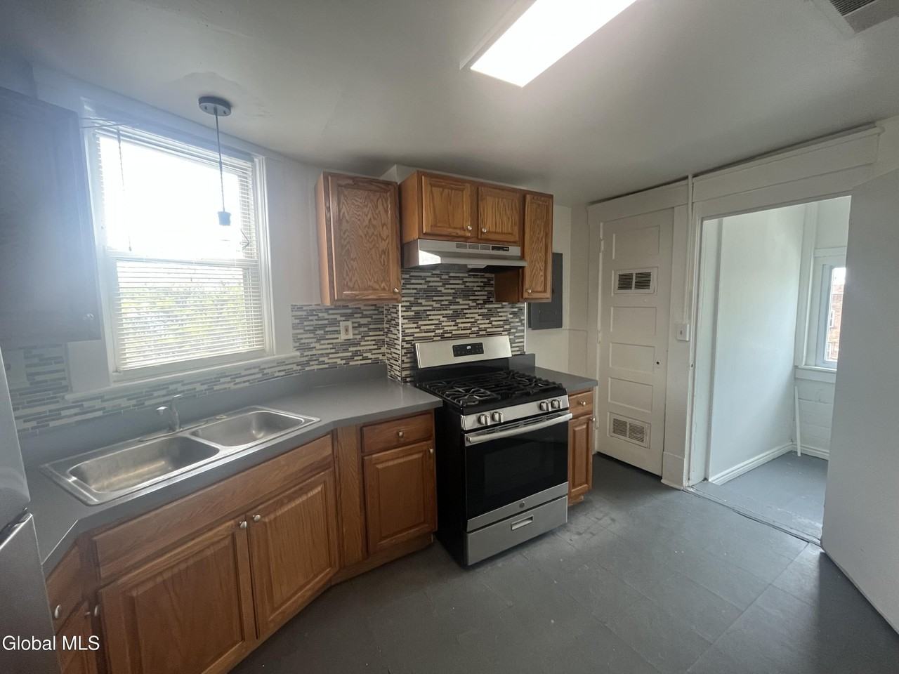 151 4th St #3A - Photo 7 of 27