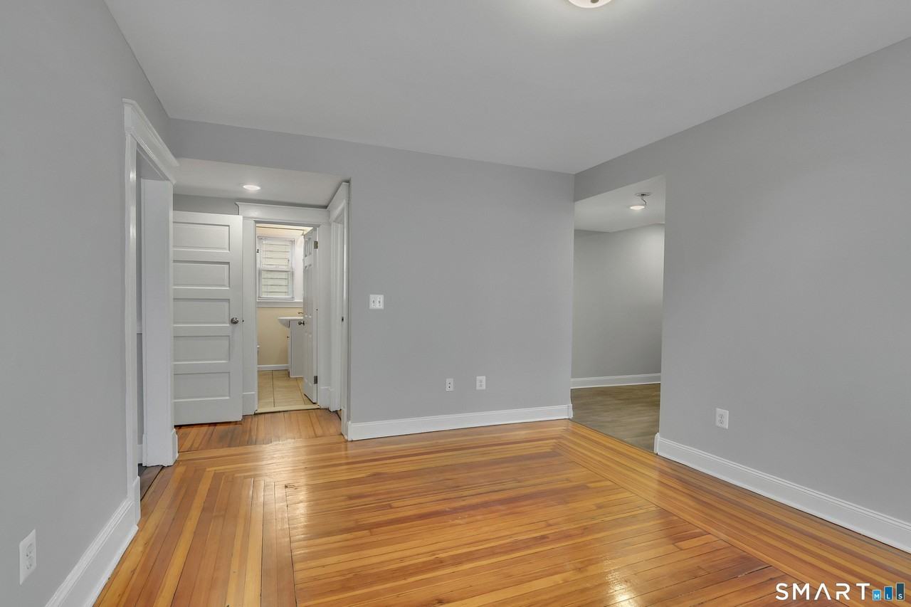 50 Clinton St #1stFL - Photo 4 of 19