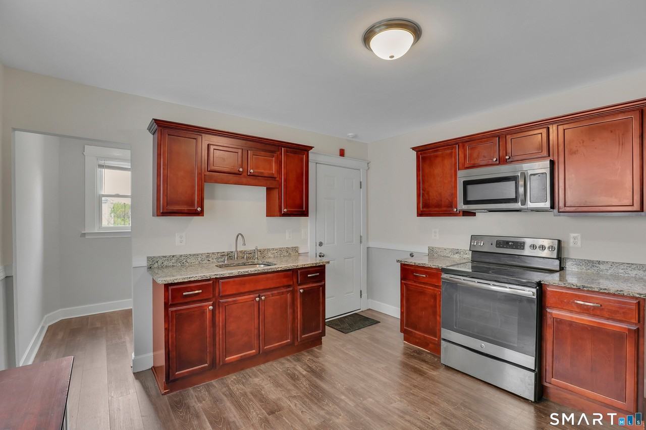 50 Clinton St #1stFL - Photo 7 of 19