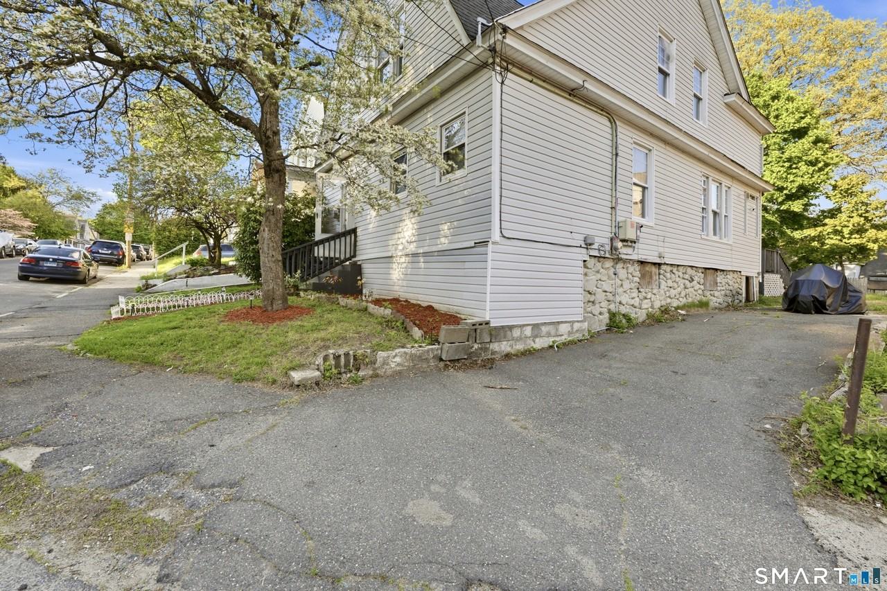 2 Oakland Ave - Photo 2 of 31