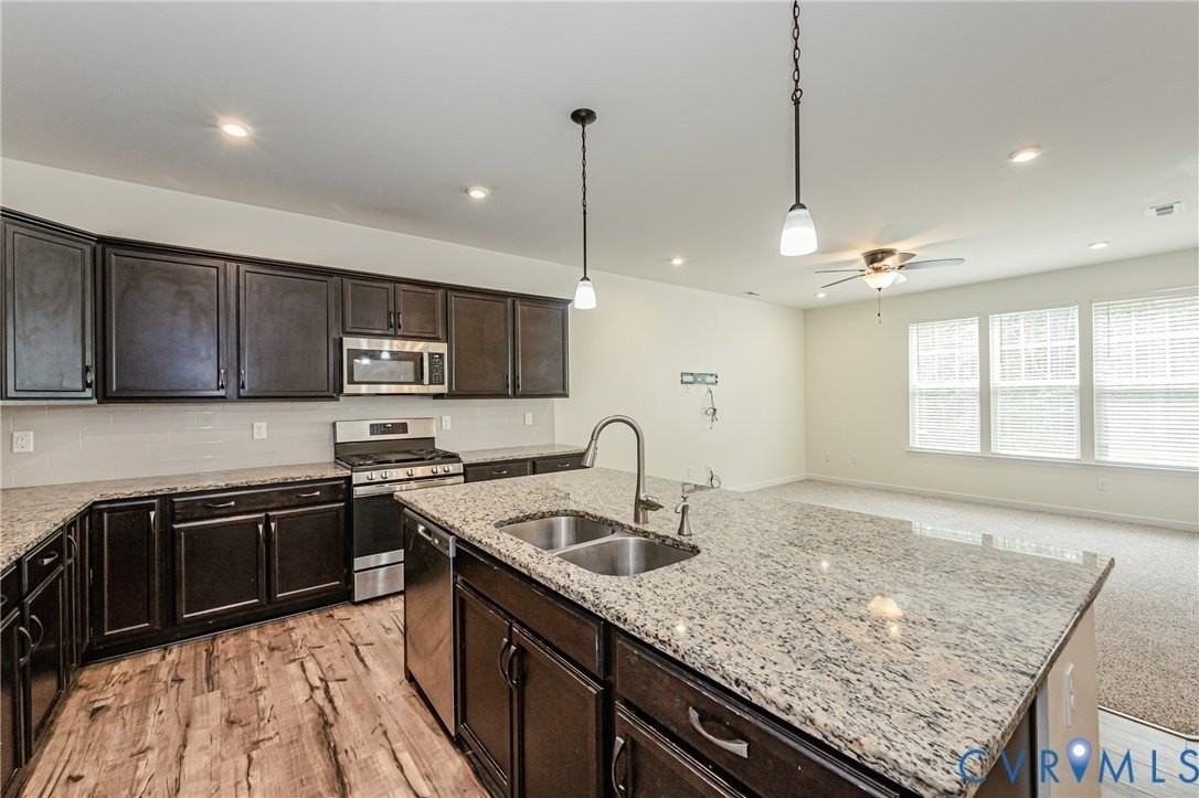 18353 Palisades Ct - Photo 7 of 49