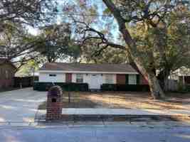 featured image of 208 20th St