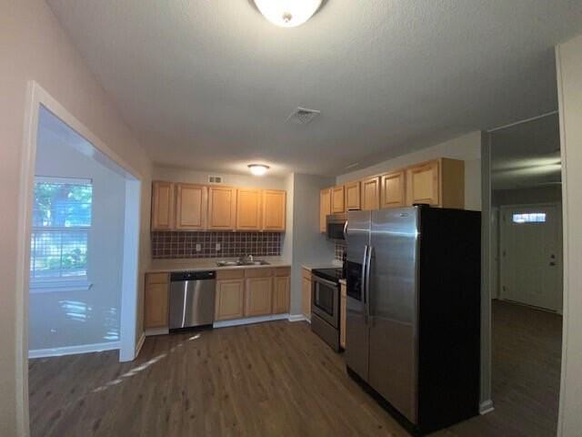 208 20th St - Photo 5 of 17