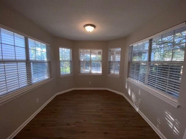 208 20th St - Photo 6 of 17