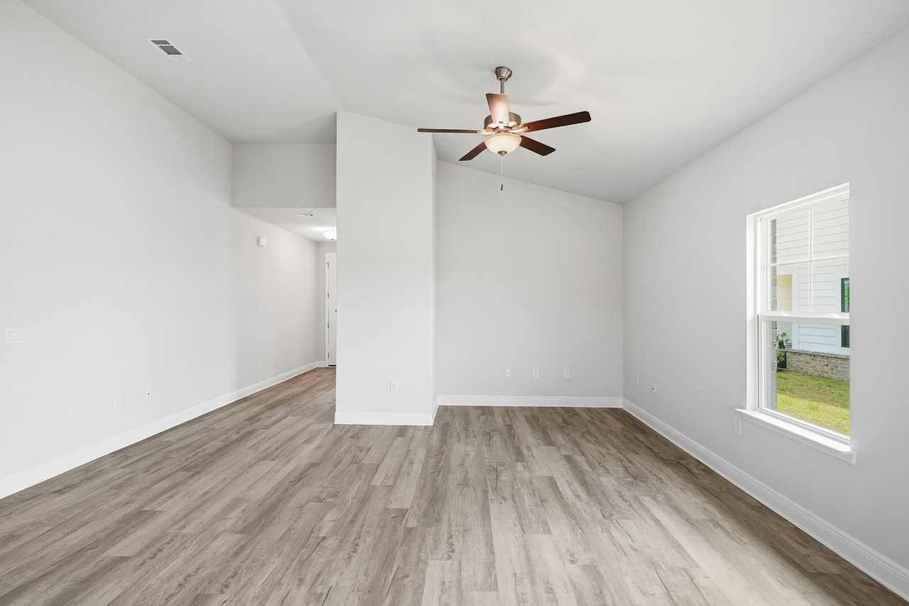 593 Alleyoak Ln - Photo 7 of 31