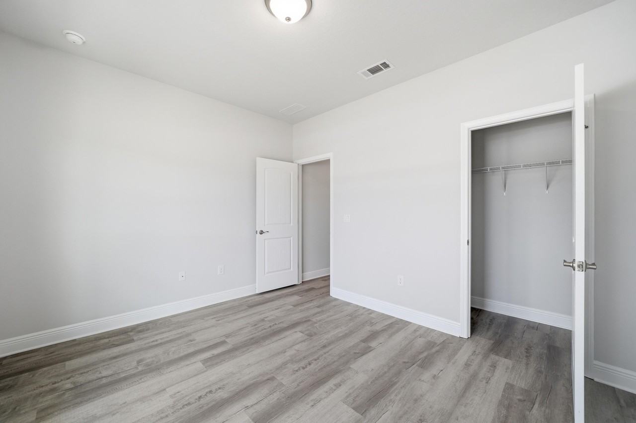 530 Alleyoak Ln - Photo 3 of 34