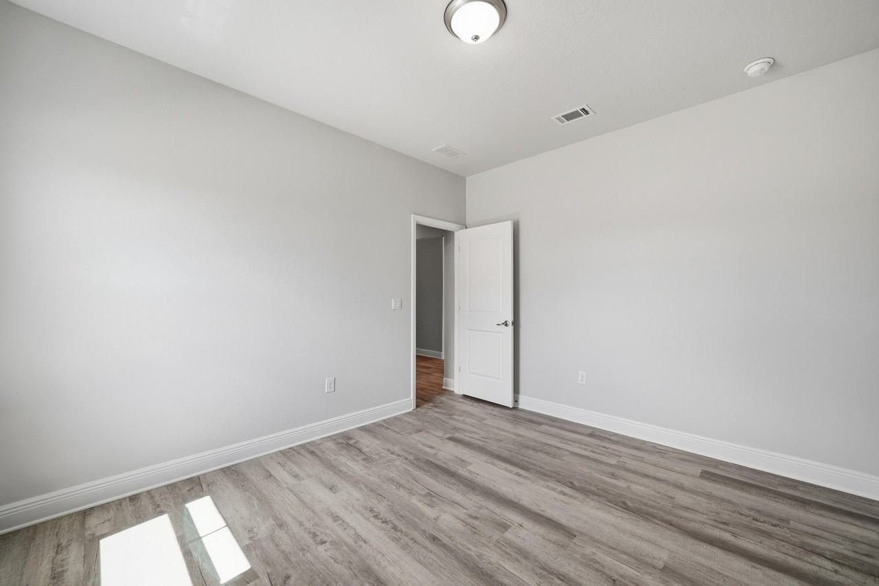 530 Alleyoak Ln - Photo 7 of 34