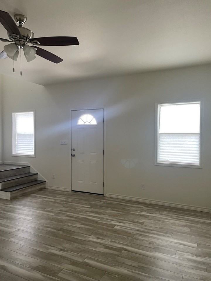 2556 Fox Pl - Photo 3 of 12