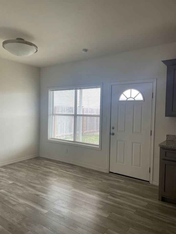 2556 Fox Pl - Photo 5 of 12