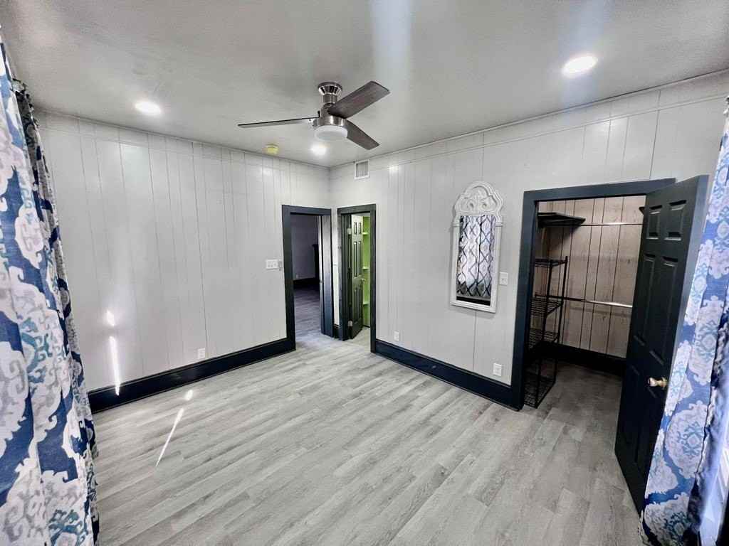 959 Avenue A - Photo 5 of 18