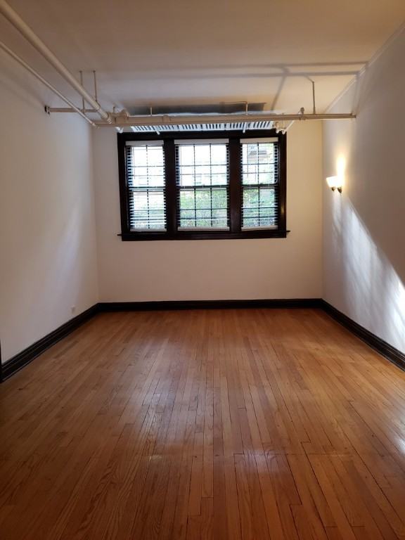 1605 W Thome Ave #2 - Photo 5 of 8