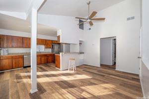 featured image of 542 W Elsmere Pl