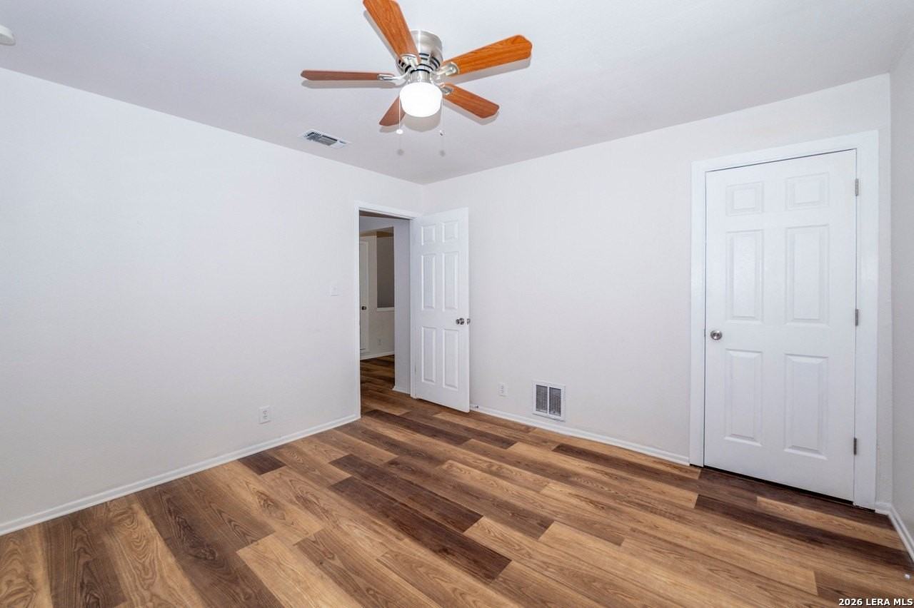 538 W Elsmere Pl - Photo 7 of 10