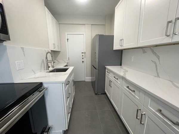 145 Englewood Ave - Photo 4 of 32