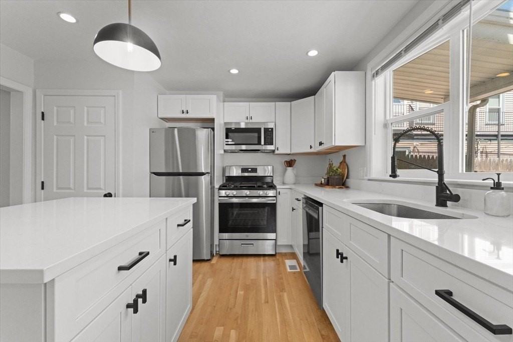 9 Dexter St - Photo 2 of 13