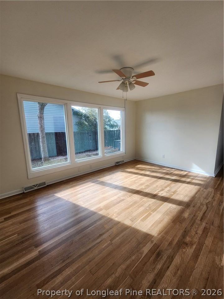 314 Bradford Ave - Photo 2 of 8
