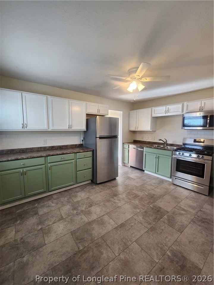 314 Bradford Ave - Photo 3 of 8