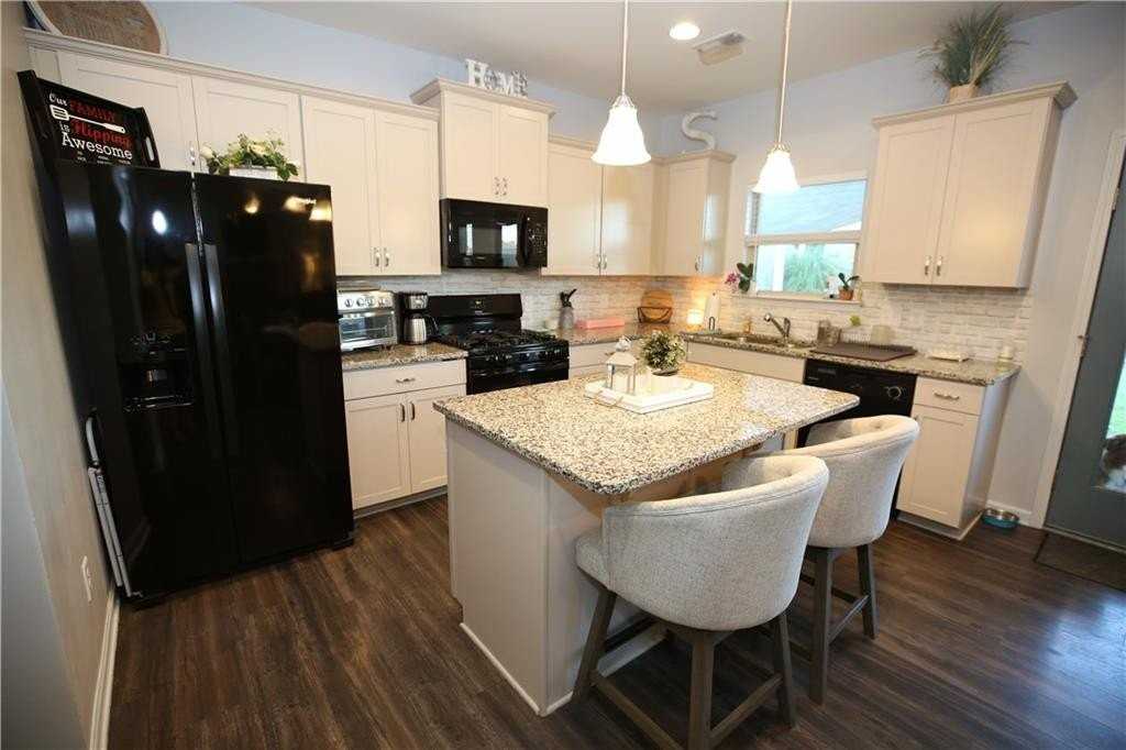 126 Couper Way - Photo 2 of 32