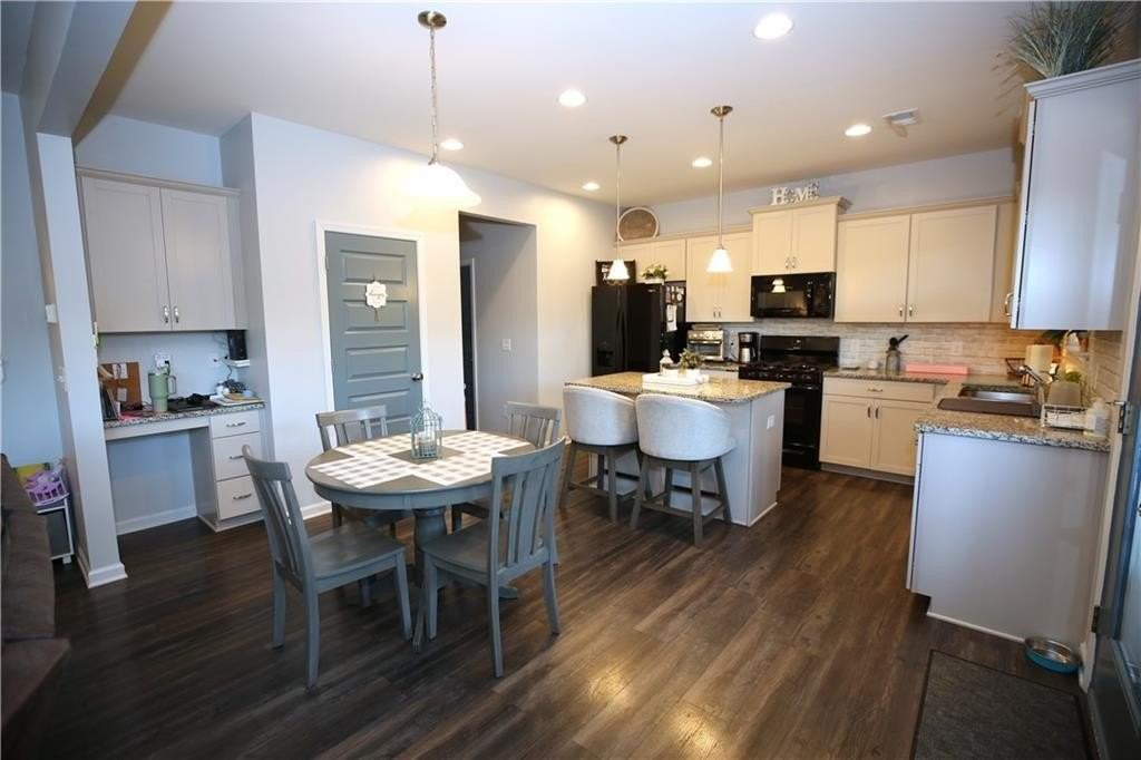 126 Couper Way - Photo 3 of 32