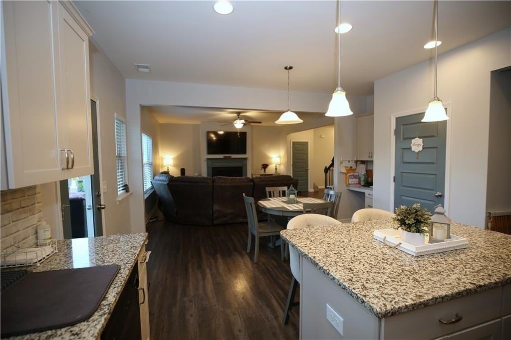126 Couper Way - Photo 4 of 32