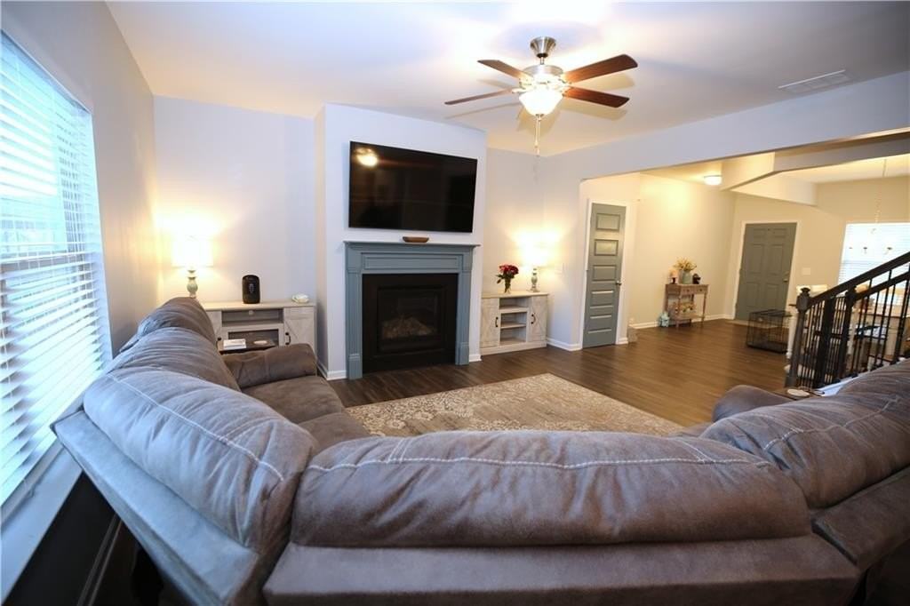 126 Couper Way - Photo 5 of 32
